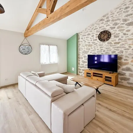 Semesterbostad Lumineux Renove Avec Piscine - Cantal