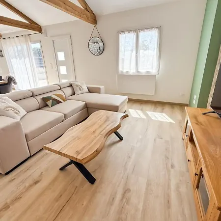 Lumineux Rénové Avec Piscine - Cantal Casa vacanze