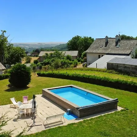 Casa vacanze Lumineux Rénové Avec Piscine - Cantal Ladinhac