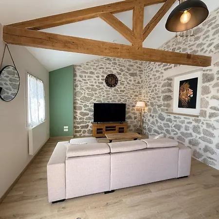 Casa vacanze Lumineux Rénové Avec Piscine - Cantal Ladinhac
