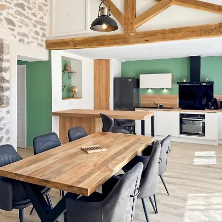 Semesterbostad Lumineux Renove Avec Piscine - Cantal